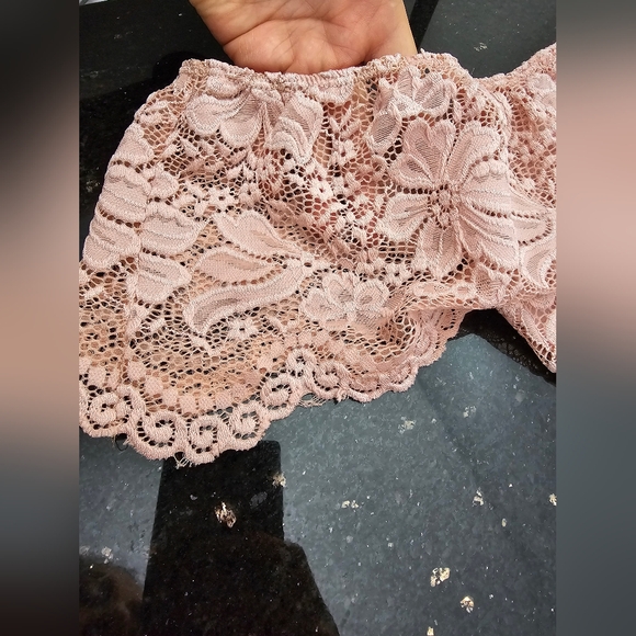 A'GACI Off the shoulder All Over Lace Pink Bodysuit. Size Small - Picture 12 of 14